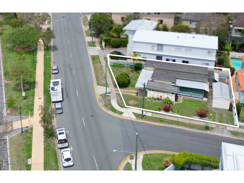 22 Burrows Street, Biggera Waters QLD 4216