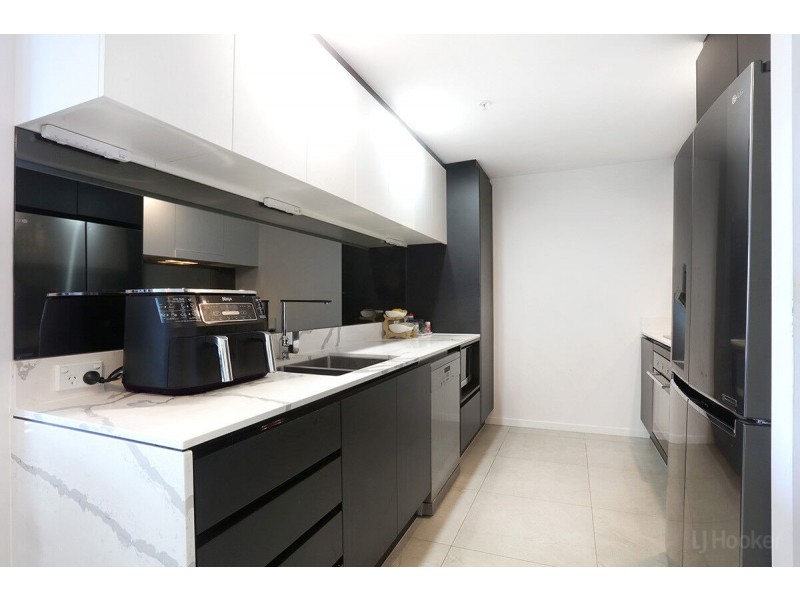 5310/5 Harbour Side Court, Biggera Waters QLD 4216