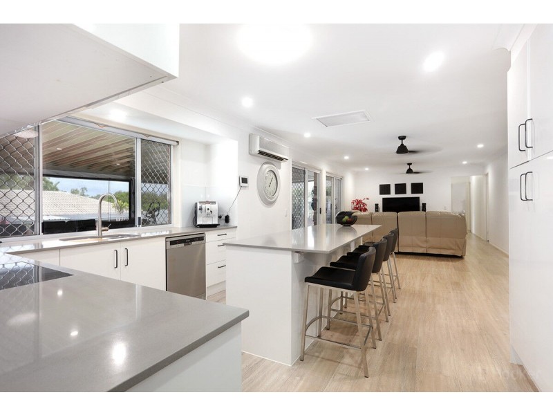 2 Breakspear Road, Molendinar QLD 4214