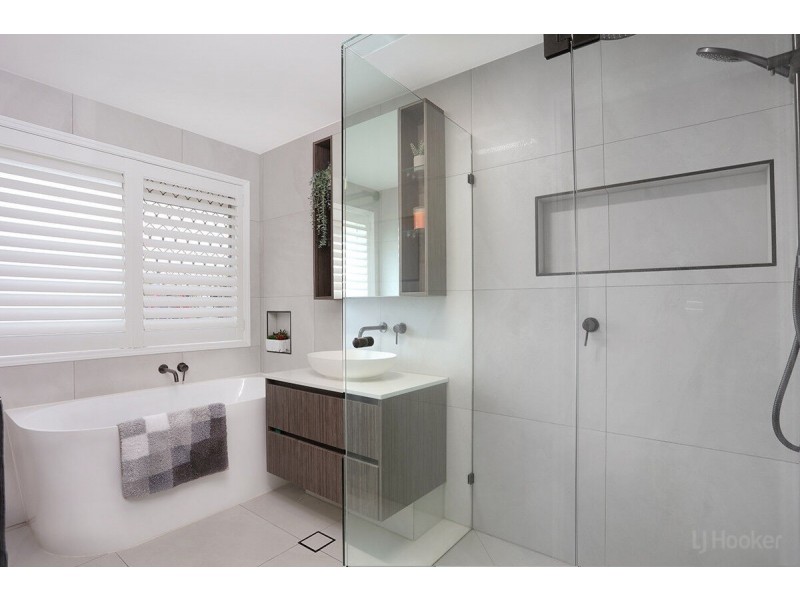 2 Breakspear Road, Molendinar QLD 4214