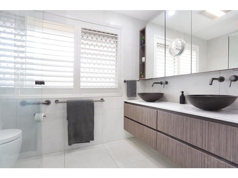 2 Breakspear Road, Molendinar QLD 4214