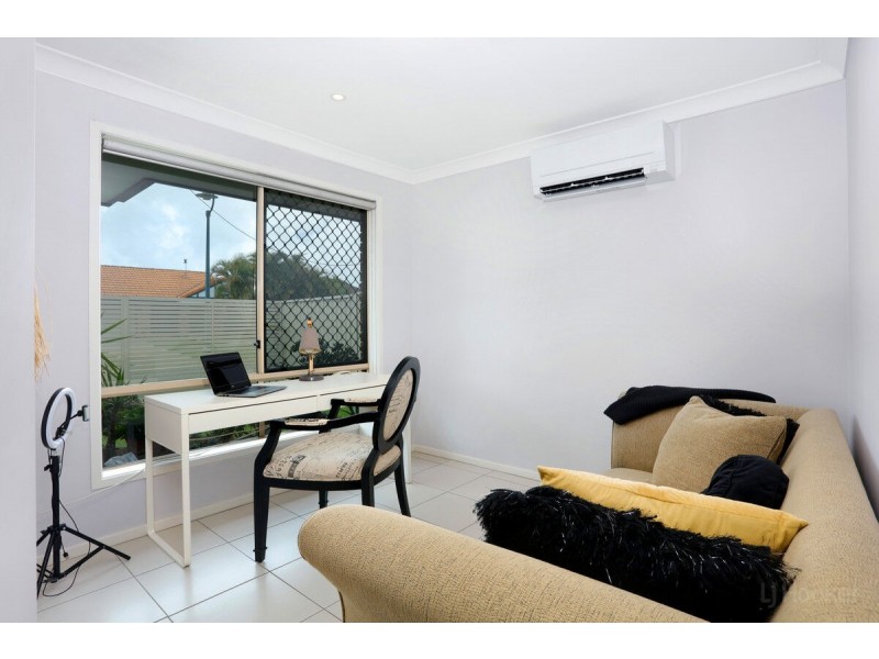8 Matisse Court, Coombabah QLD 4216