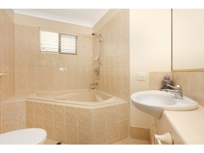 8/81-91 Boykambil Esplanade North, Hope Island QLD 4212