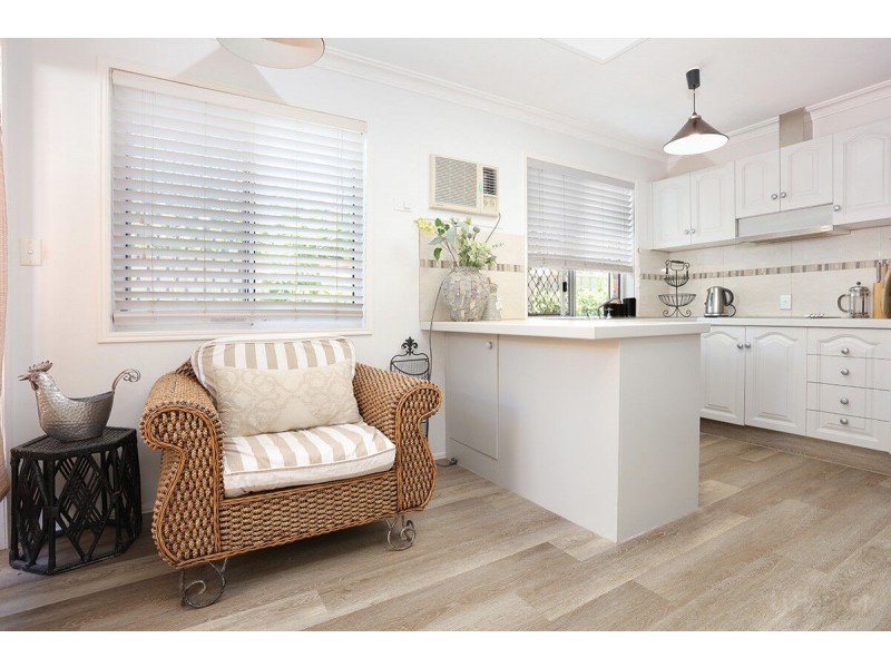 2/5 Cassia Street, Runaway Bay QLD 4216