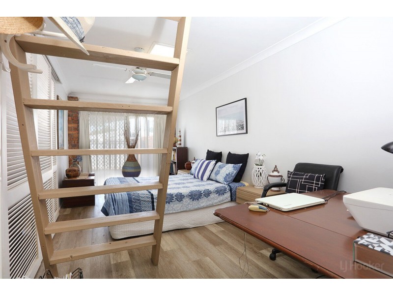 2/5 Cassia Street, Runaway Bay QLD 4216