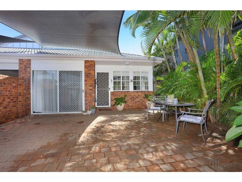 2/5 Cassia Street, Runaway Bay QLD 4216