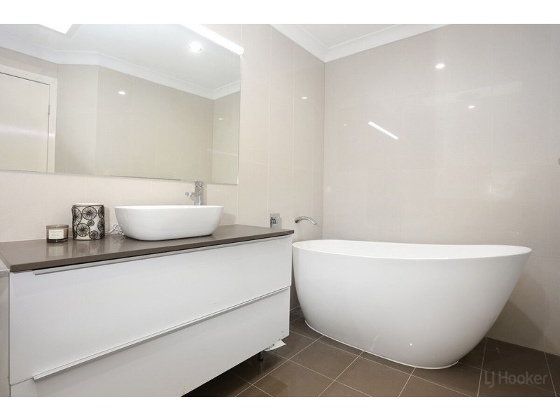 40/3 Lee Road, Runaway Bay QLD 4216