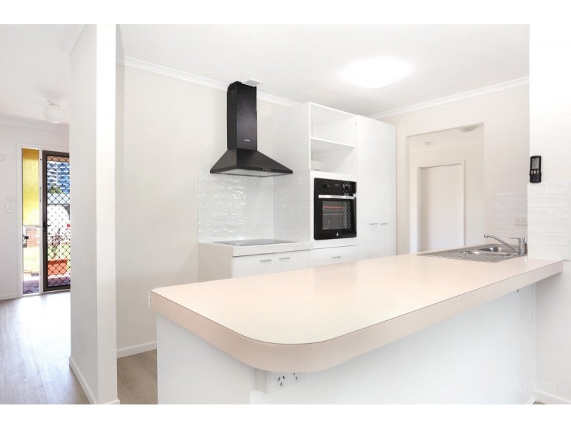 5 Thompson Street, Biggera Waters QLD 4216