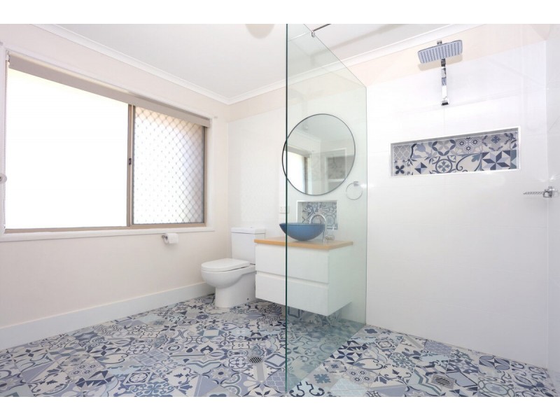 5 Thompson Street, Biggera Waters QLD 4216