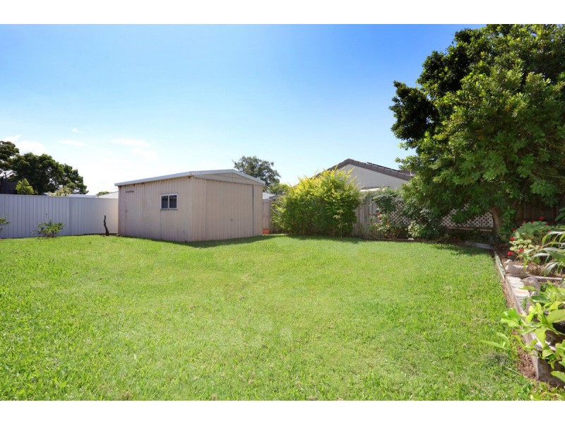 5 Thompson Street, Biggera Waters QLD 4216