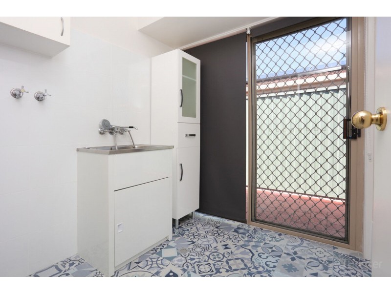 5 Thompson Street, Biggera Waters QLD 4216