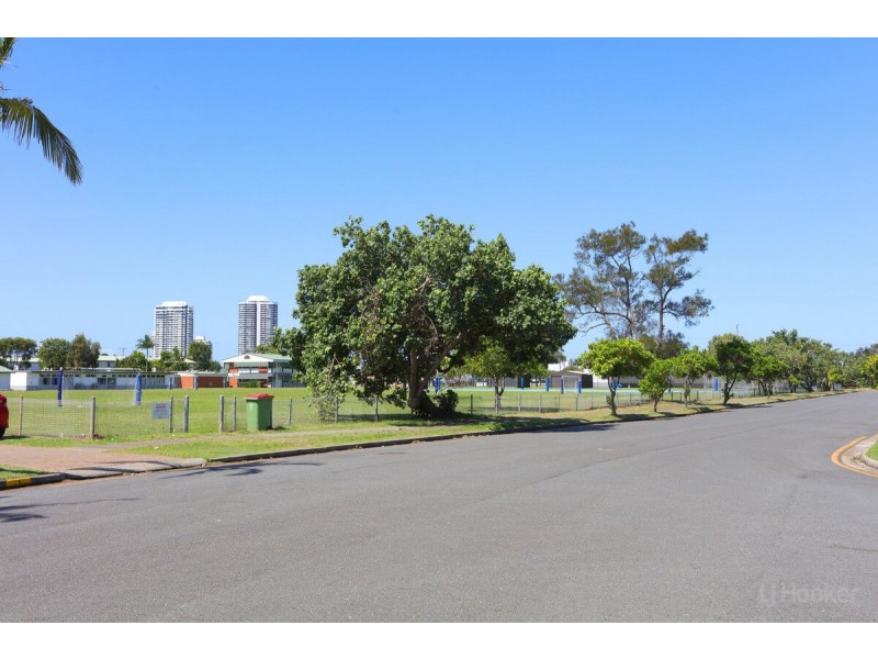 5 Thompson Street, Biggera Waters QLD 4216