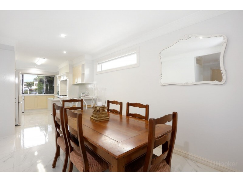 4 Vaggelas Crescent, Biggera Waters QLD 4216