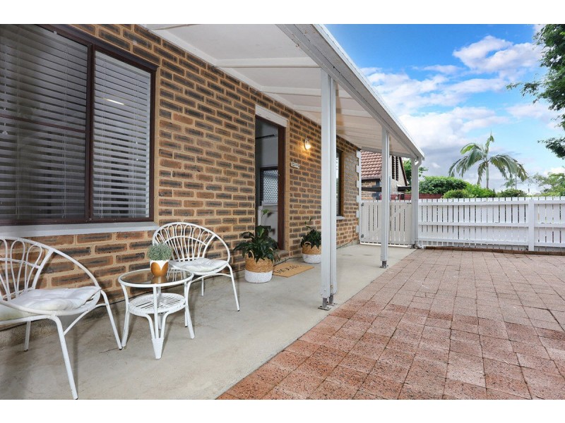 2/20 Eurimbula Court, Paradise Point QLD 4216