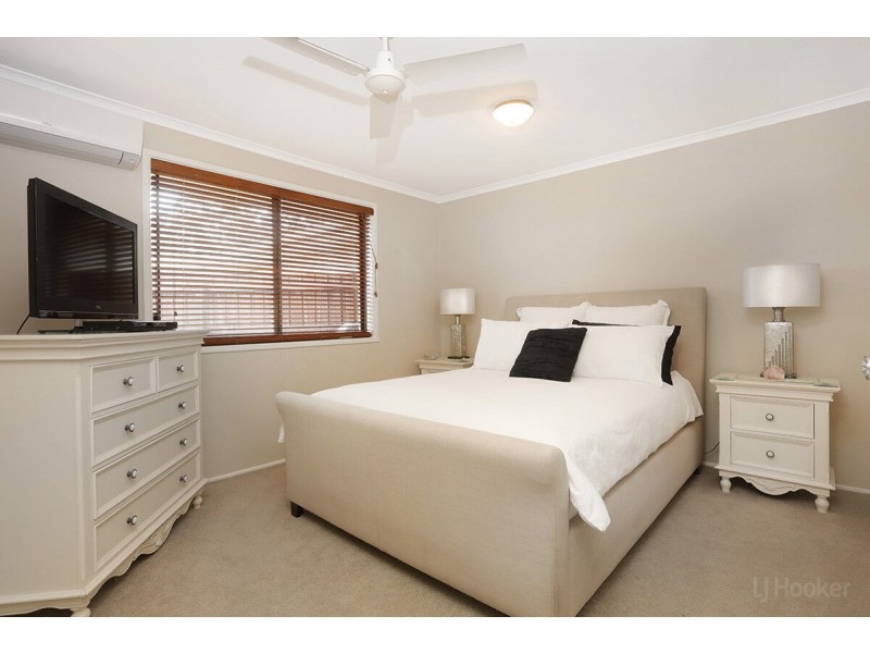 2/11 Eurimbula Court, Paradise Point QLD 4216