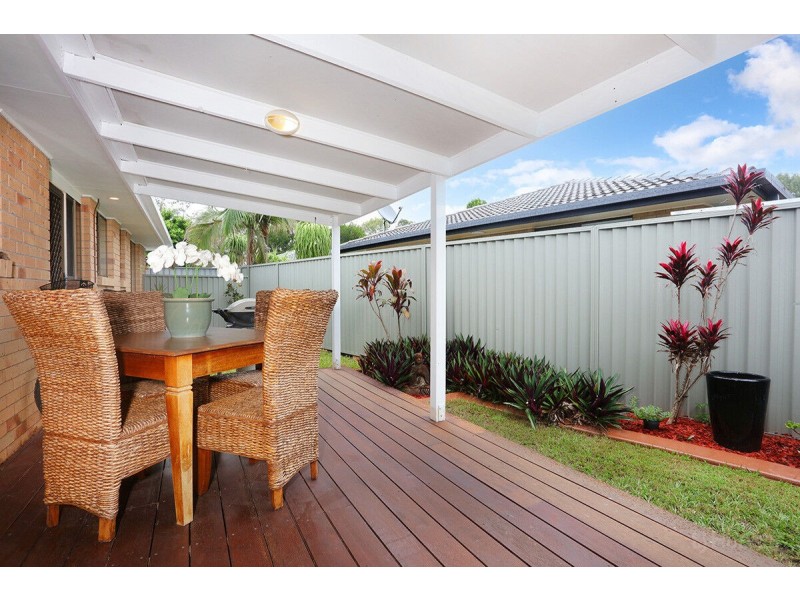 2/11 Eurimbula Court, Paradise Point QLD 4216