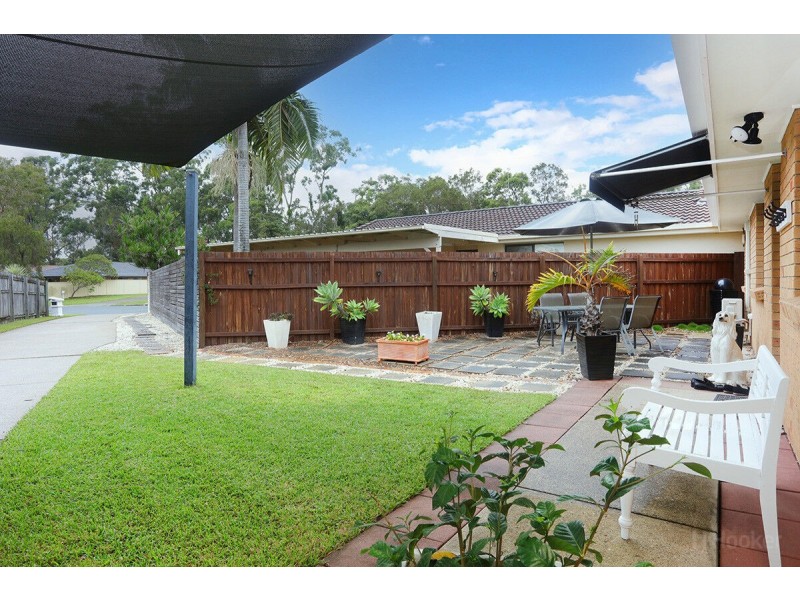 2/11 Eurimbula Court, Paradise Point QLD 4216