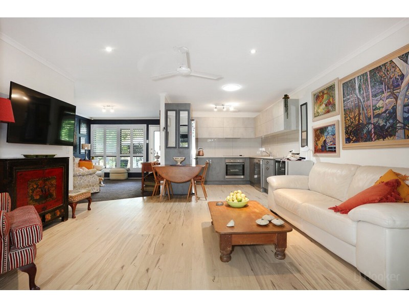 1/75 Kangaroo Avenue, Coombabah QLD 4216