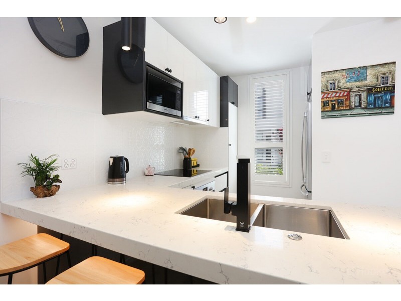 6/4A Hansford Road, Coombabah QLD 4216