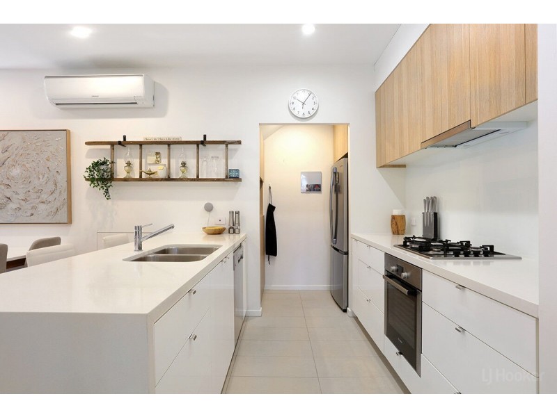 102 North Quay Circuit, Hope Island QLD 4212