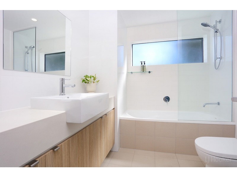 102 North Quay Circuit, Hope Island QLD 4212