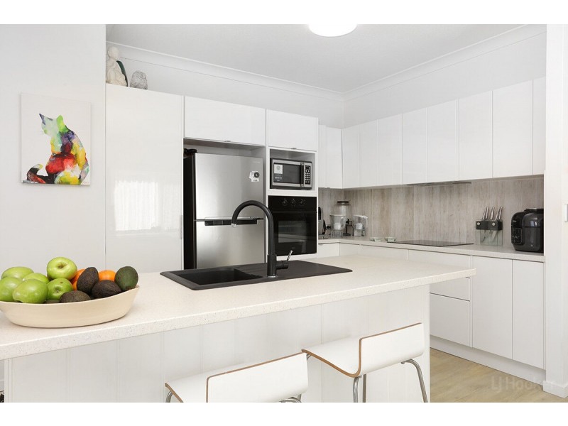 1A/522 Marine Parade, Biggera Waters QLD 4216