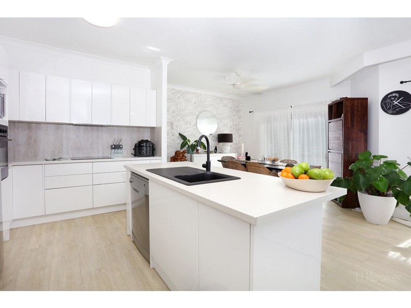 1A/522 Marine Parade, Biggera Waters QLD 4216