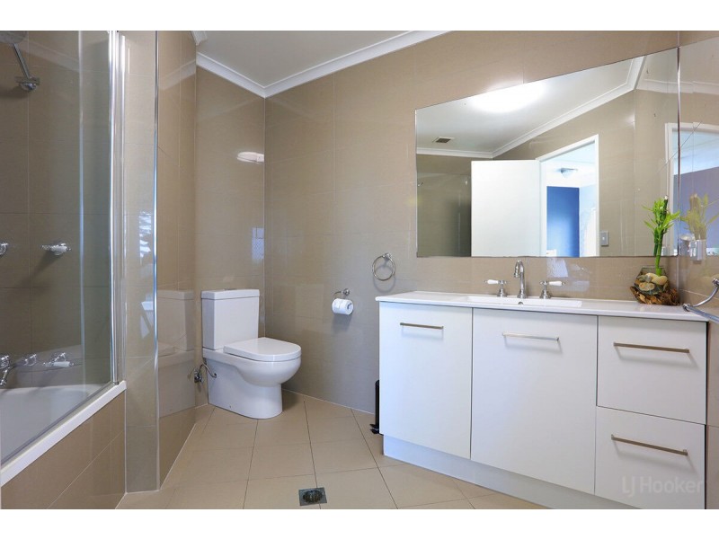 1A/522 Marine Parade, Biggera Waters QLD 4216