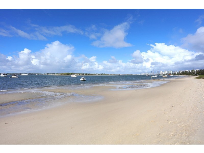 1A/522 Marine Parade, Biggera Waters QLD 4216