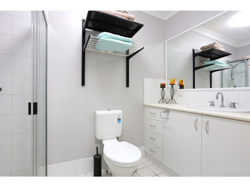 8/31 Middle Street, Labrador QLD 4215