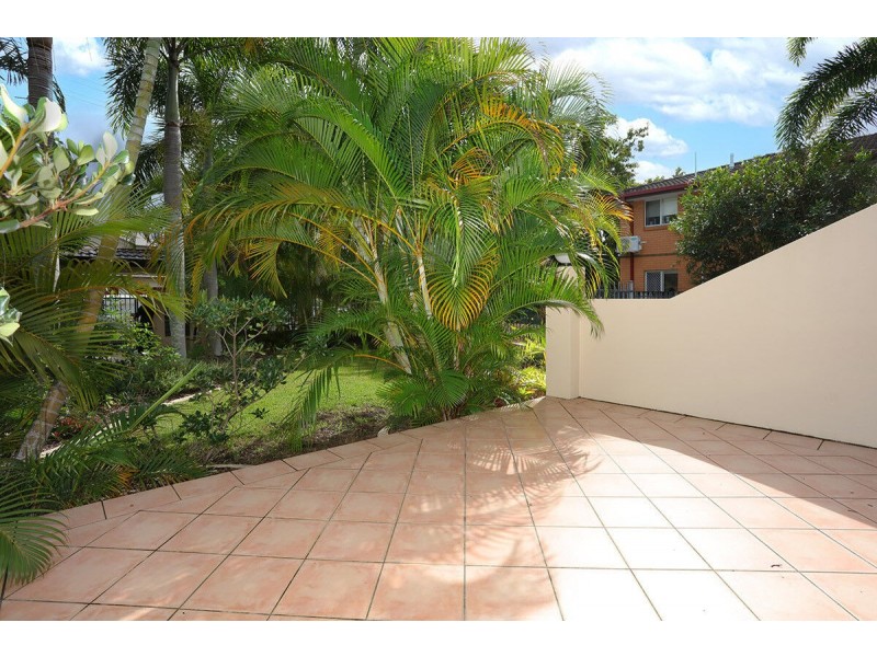 8/31 Middle Street, Labrador QLD 4215