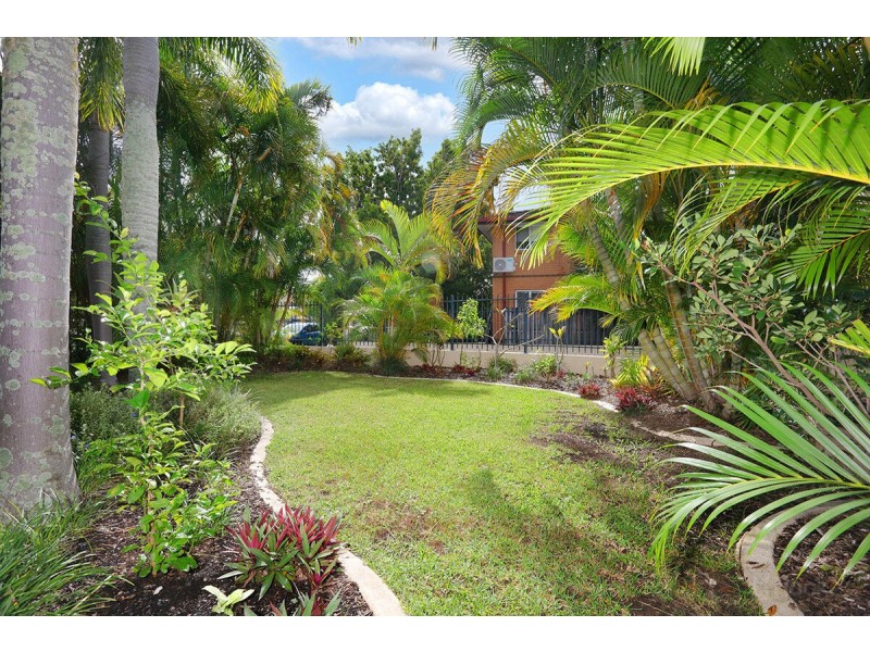 8/31 Middle Street, Labrador QLD 4215