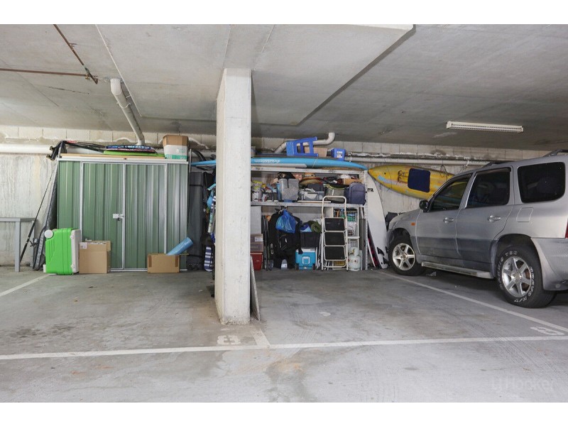 8/31 Middle Street, Labrador QLD 4215