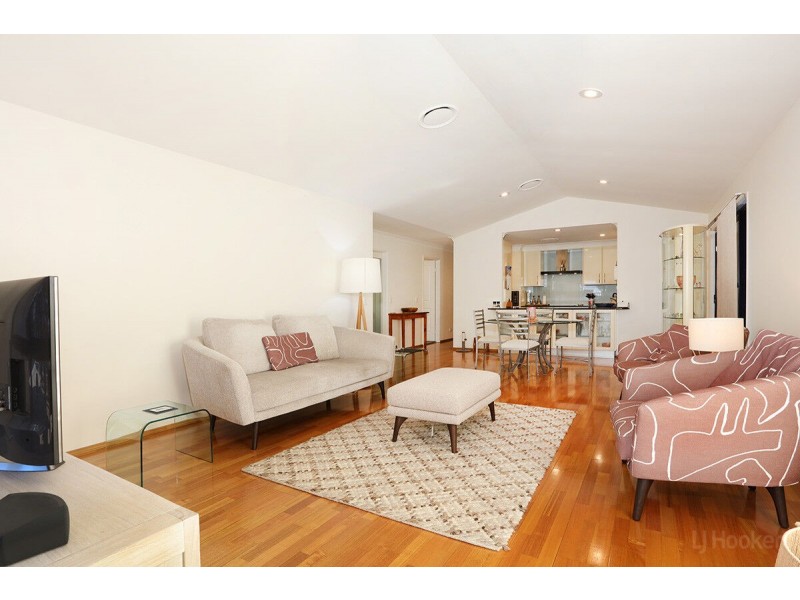 2/17 Lee Road, Runaway Bay QLD 4216