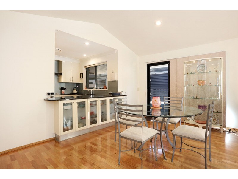 2/17 Lee Road, Runaway Bay QLD 4216