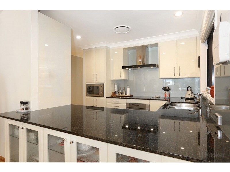 2/17 Lee Road, Runaway Bay QLD 4216