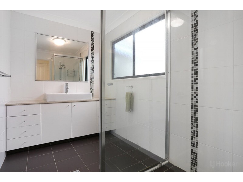 2/17 Lee Road, Runaway Bay QLD 4216