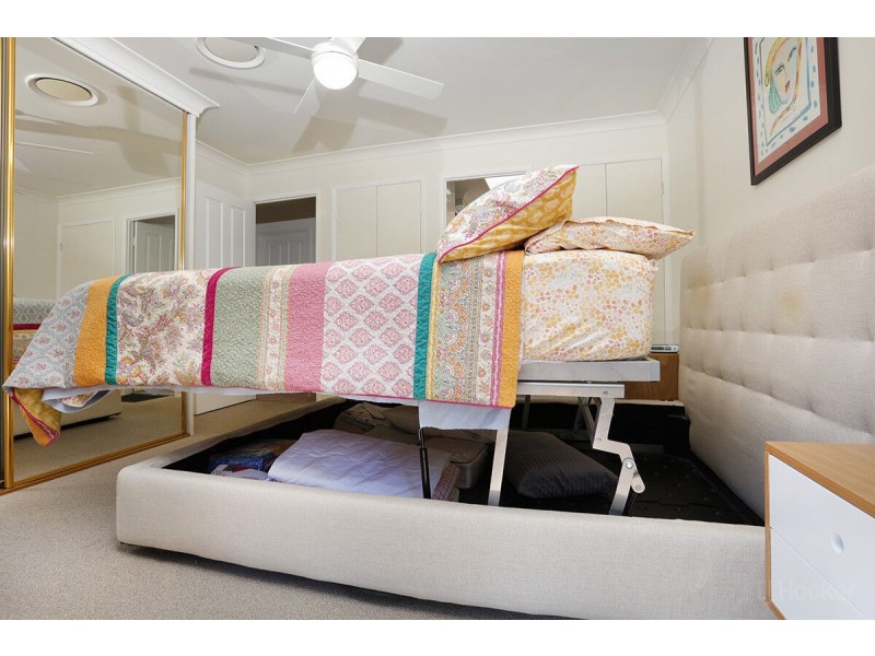 2/17 Lee Road, Runaway Bay QLD 4216