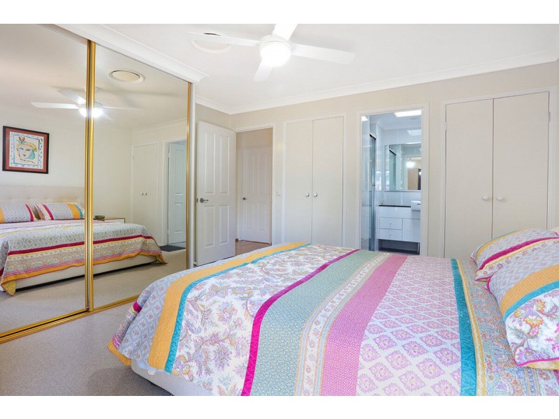 2/17 Lee Road, Runaway Bay QLD 4216