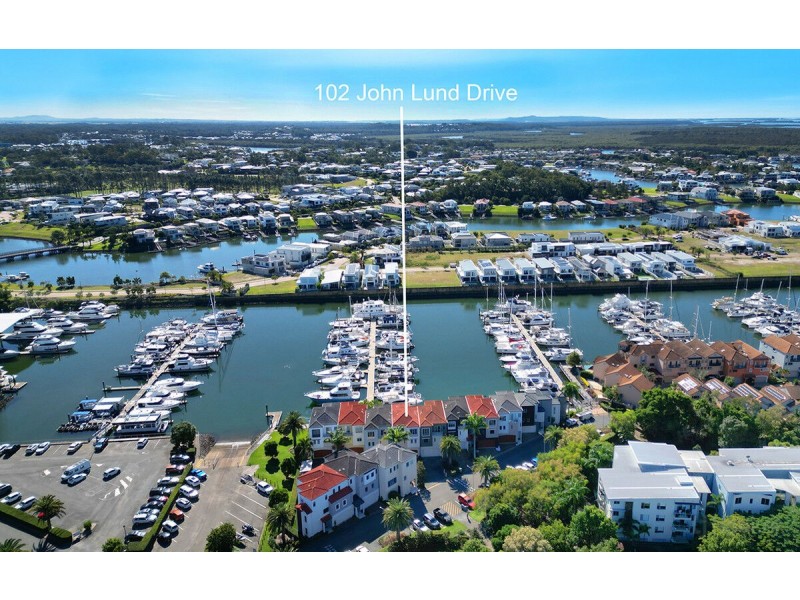 102 John Lund Drive, Hope Island QLD 4212