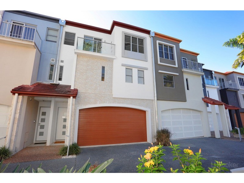 102 John Lund Drive, Hope Island QLD 4212