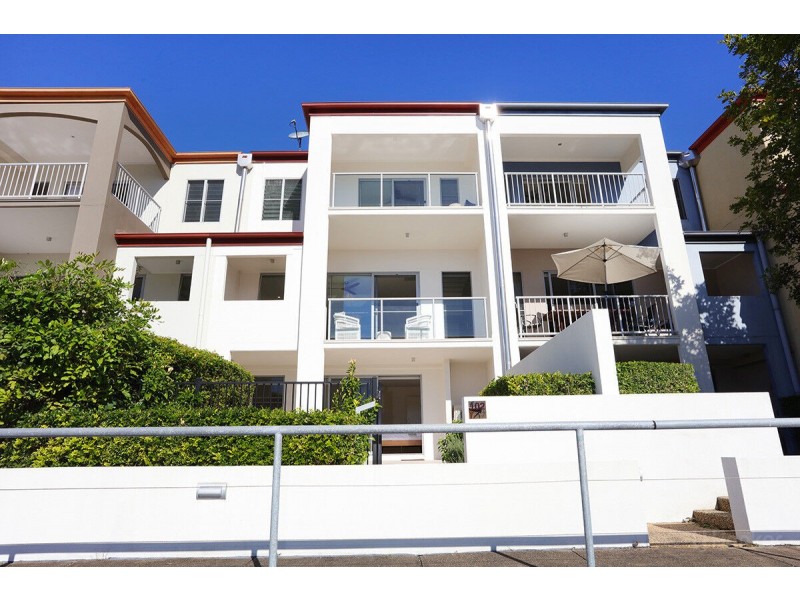 102 John Lund Drive, Hope Island QLD 4212