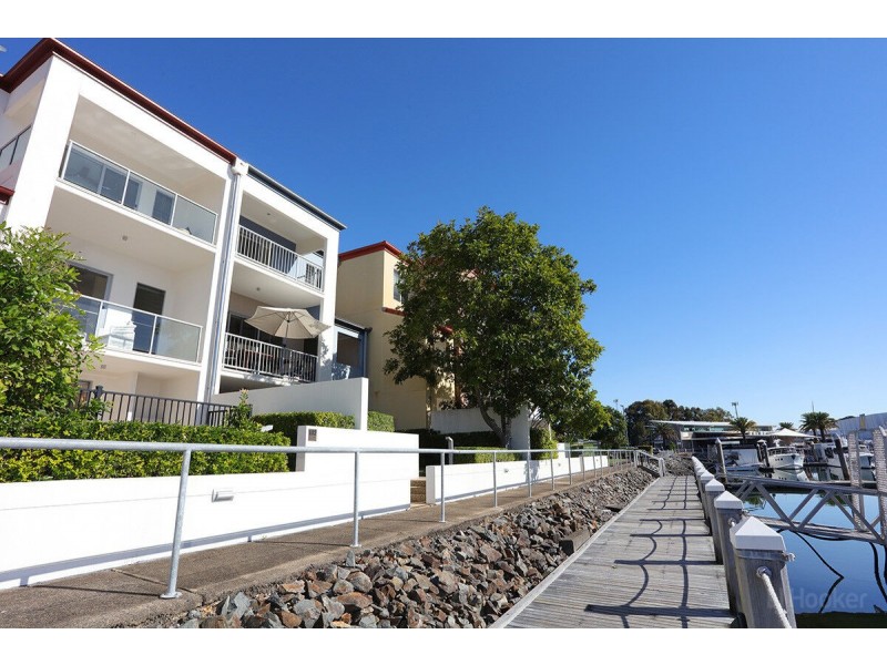 102 John Lund Drive, Hope Island QLD 4212