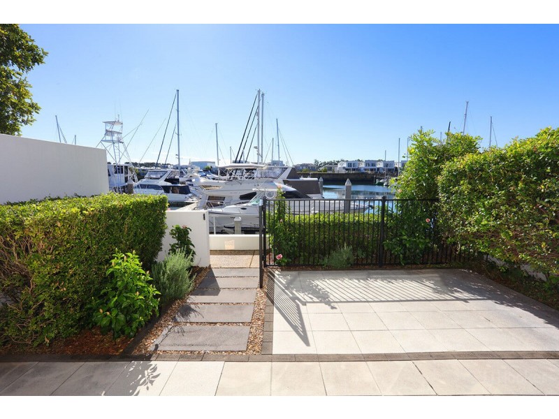 102 John Lund Drive, Hope Island QLD 4212