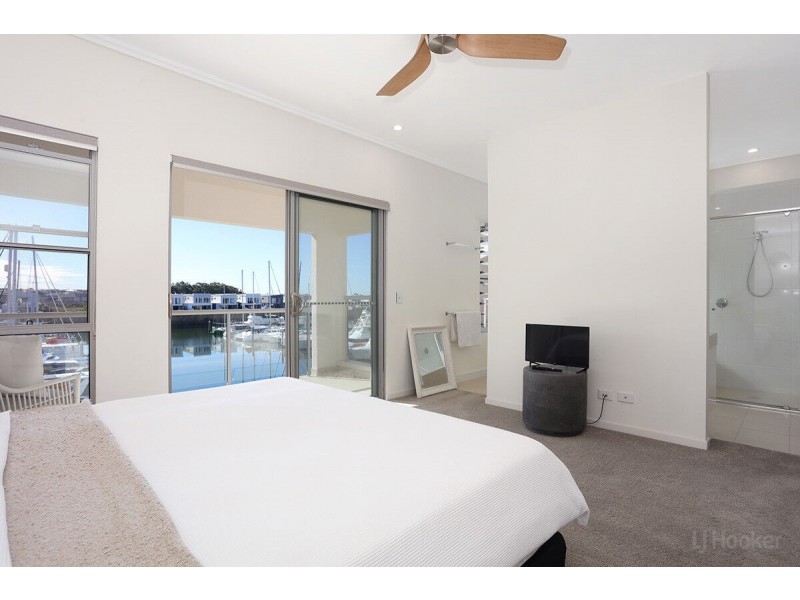 102 John Lund Drive, Hope Island QLD 4212