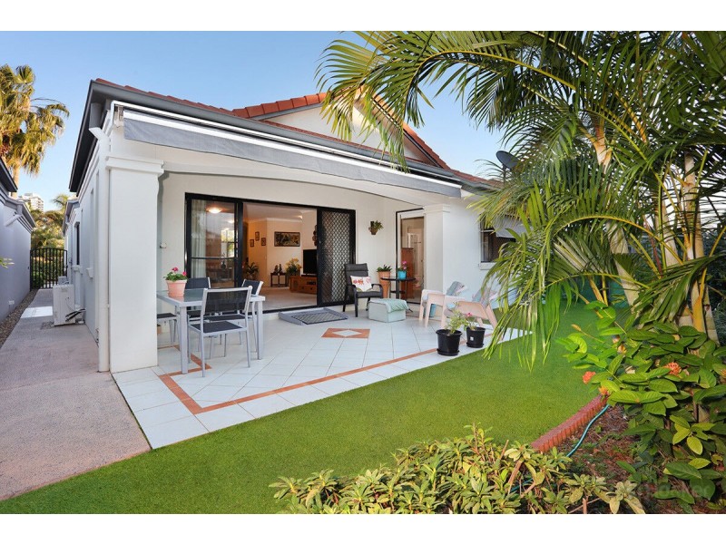 84/76 Bayview Street, Runaway Bay QLD 4216