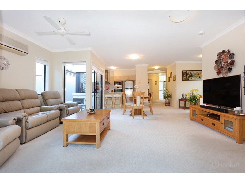 84/76 Bayview Street, Runaway Bay QLD 4216