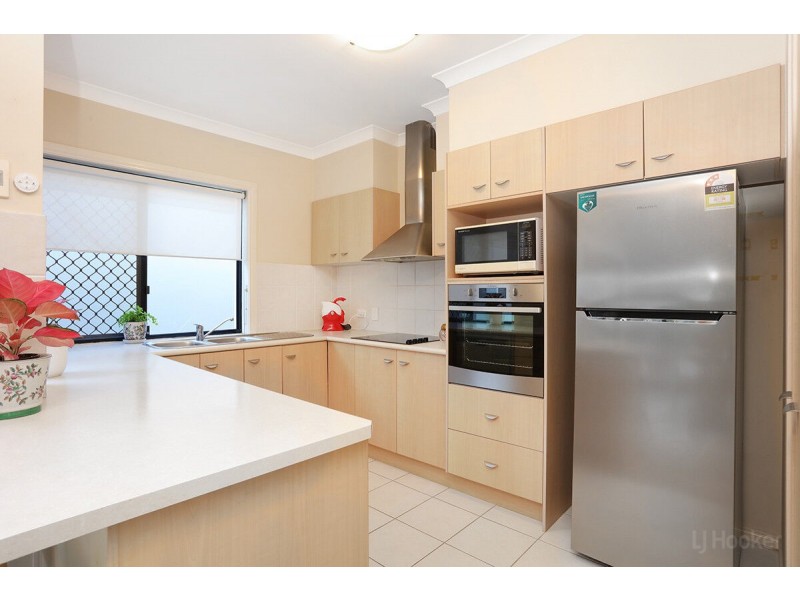 84/76 Bayview Street, Runaway Bay QLD 4216