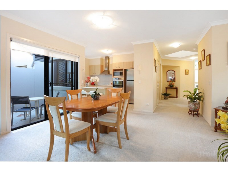 84/76 Bayview Street, Runaway Bay QLD 4216