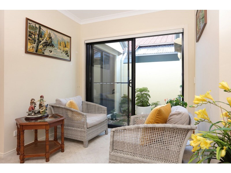 84/76 Bayview Street, Runaway Bay QLD 4216